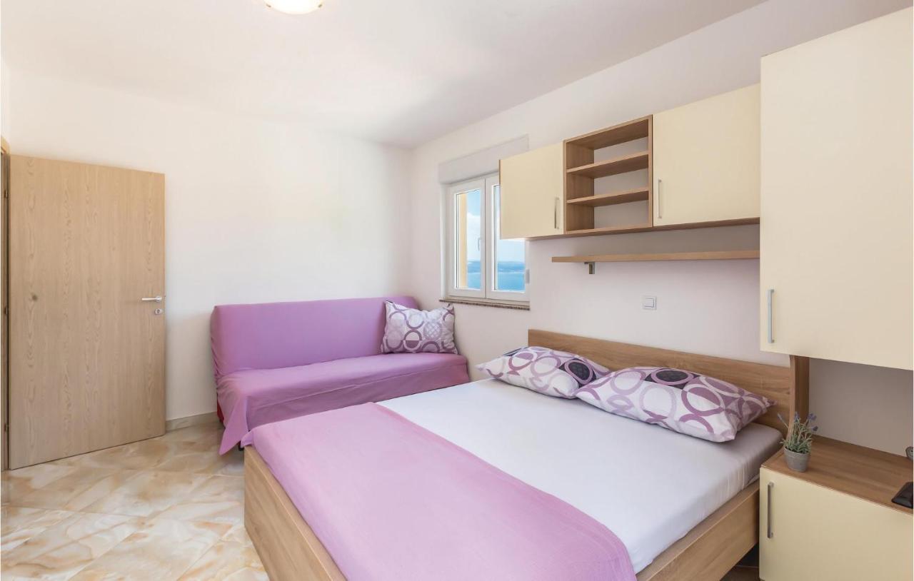 Beautiful Apartment In Krvavica With Kitchen Zewnętrze zdjęcie