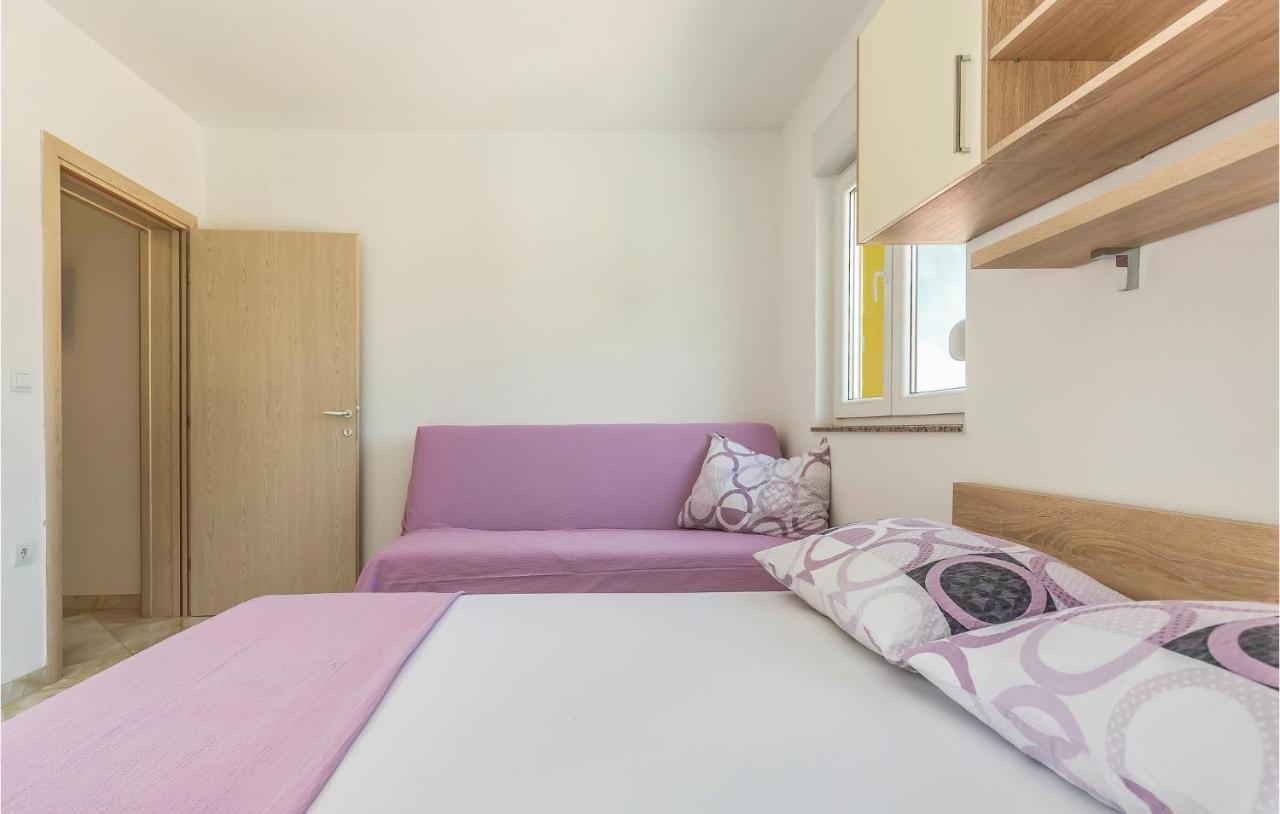 Beautiful Apartment In Krvavica With Kitchen Zewnętrze zdjęcie